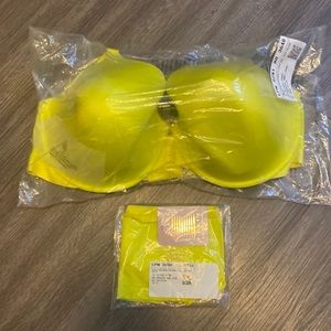 Savage X Fenty Core Microfiber T-Shirt Bra and Core Microfiber Thong with Logo